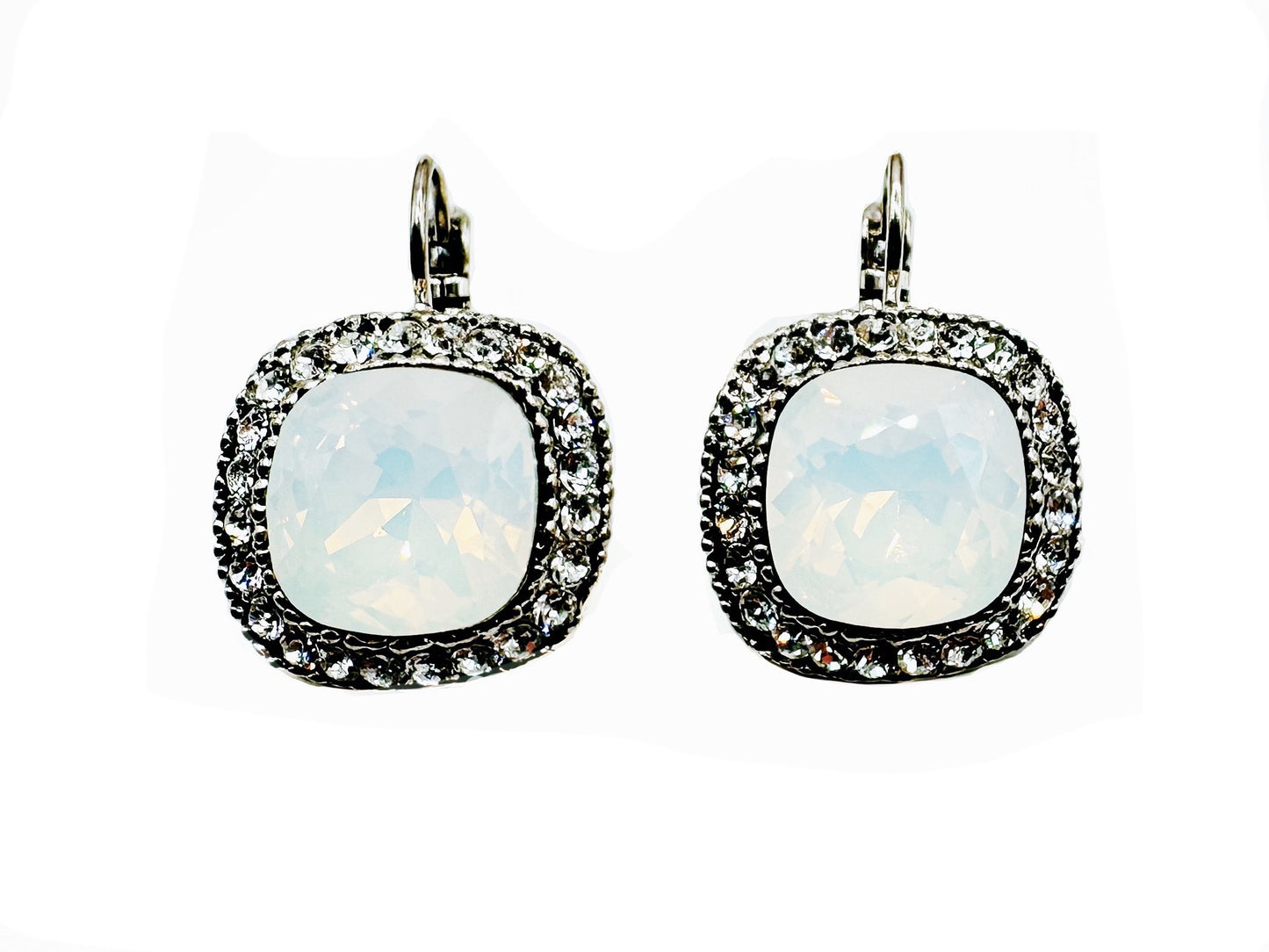 Orecchini con pietra Swarovski centrale e contorno strass O06