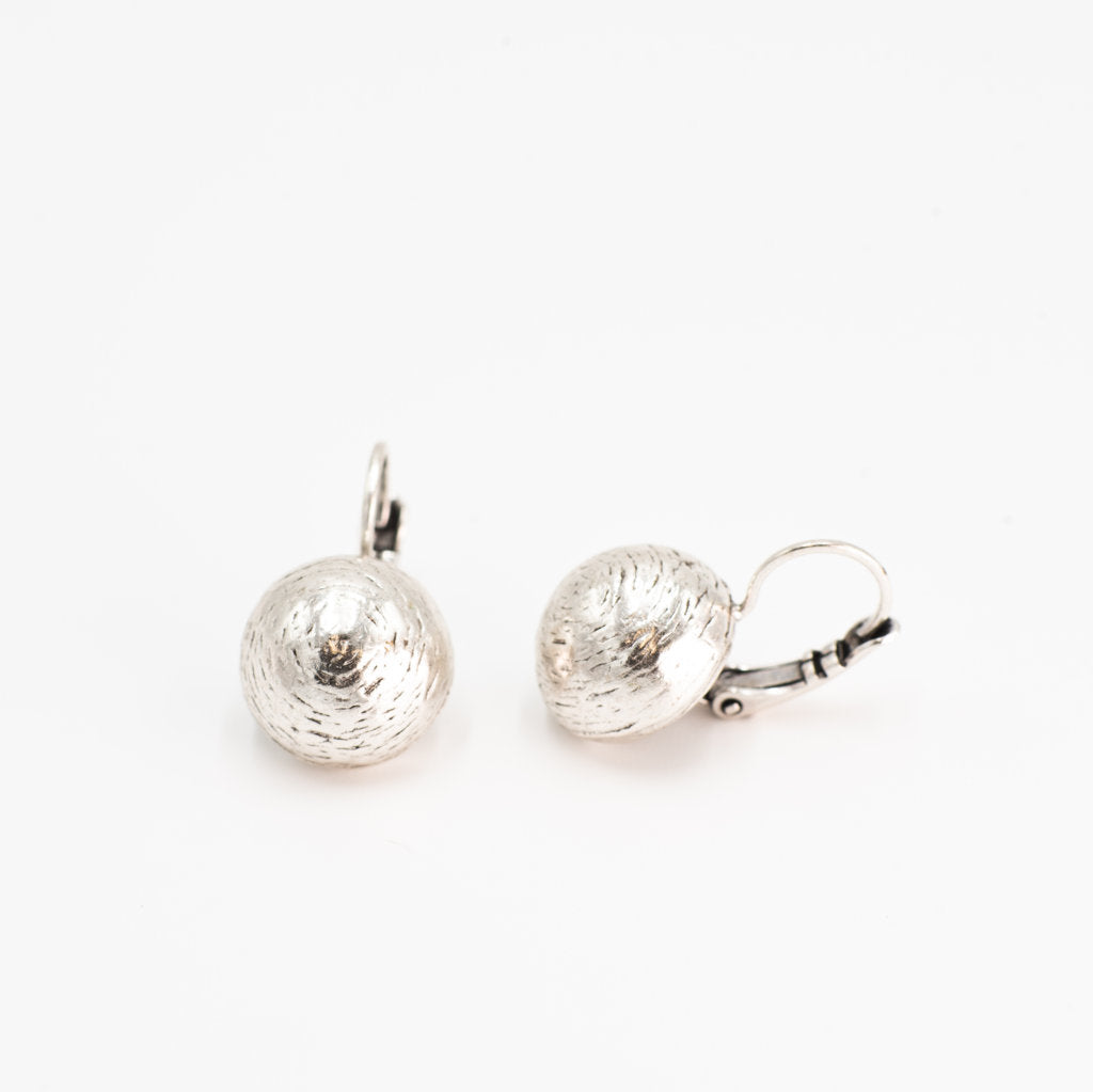 Orecchini in metallo, mezza sfera O65