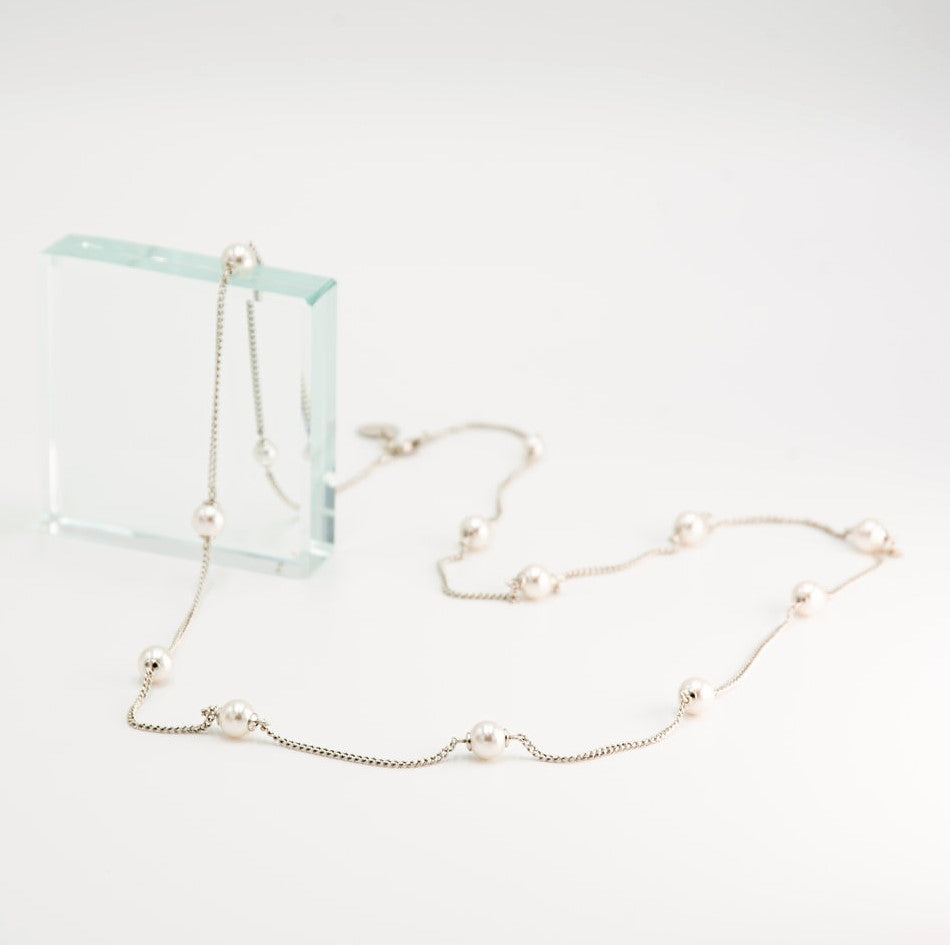 Collana lunga con perle C27