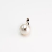 Carica l&#39;immagine nel visualizzatore di Gallery, Orecchini con perla O82
