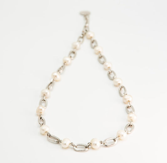 Collana girocollo con perle di fiume C51